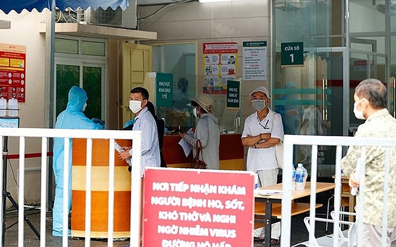Bệnh viện Bạch Mai tạm dừng việc thăm hỏi người bệnh