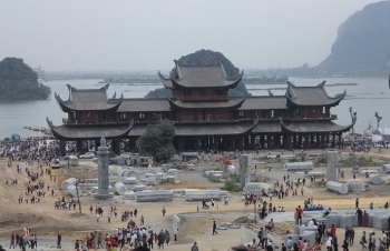 Khai Hội ngôi chùa lớn nhất thế giới- Tam Chúc