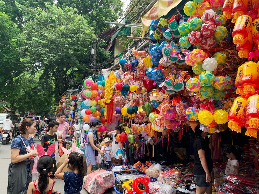 Rực rỡ ruc ro pho trung thu tai ha noi
