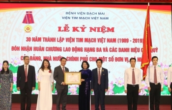 Viện Tim mạch Việt Nam nhận Huân chương Lao động hạng Ba