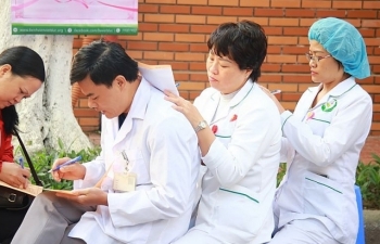 Cán bộ, nhân viên BV Việt Đức hào hứng hiến máu cứu người