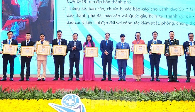 Tuyên dương 10 thầy thuốc trẻ Việt Nam tiêu biểu năm 2020