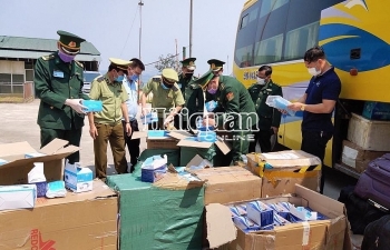 Hải quan Hà Tĩnh phối hợp bắt 30.000 nghìn khẩu trang y tế