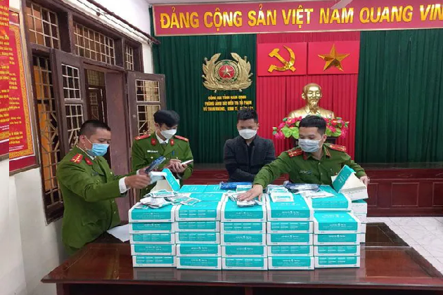Nam Định thu giữ 1.800 bộ kit test nhanh Covid-19 nhập lậu