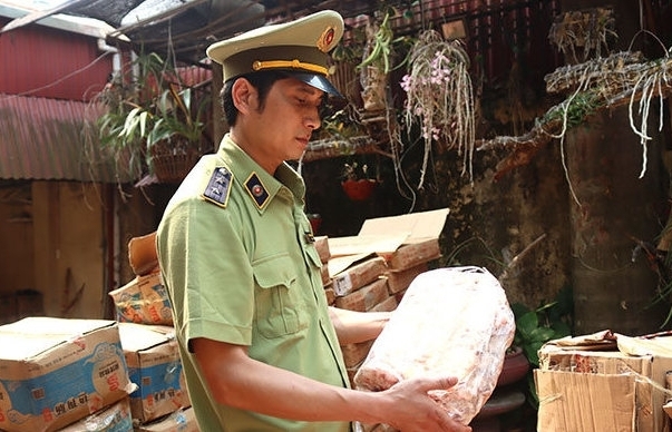 Lạng Sơn: Phát hiện kho đông lạnh chứa gần 2,5 tấn thực phẩm nhập lậu