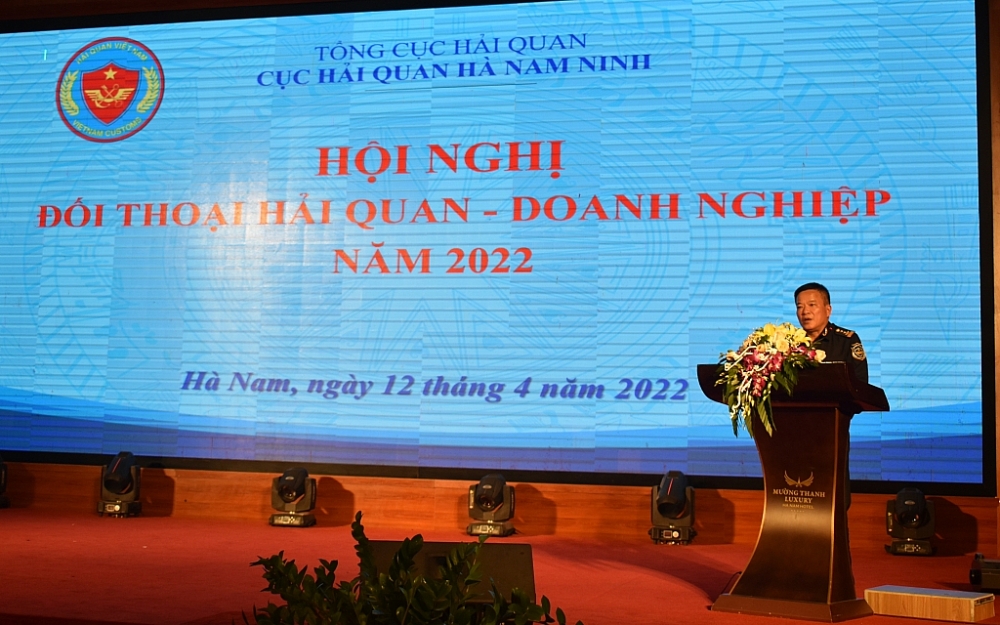 Ông Phạm Hồng Thanh, Cục trưởng Cục Hải quan Hà Nam Ninh phát biểu tại hội nghị. Ảnh: H.Nụ