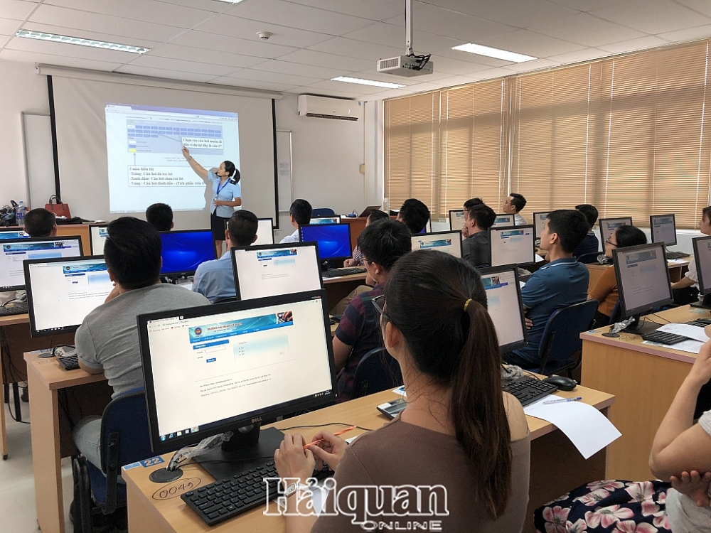 Hình ảnh kỳ thi chứng chỉ nghiệp vụ khai hải quan khu vực phía Bắc nhung hinh anh tai ky thi chung chi nghiep vu khai hai quan khu vuc phia bac