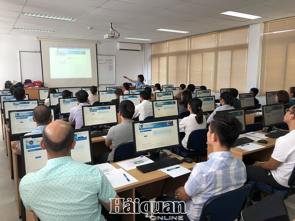 Hình ảnh kỳ thi chứng chỉ nghiệp vụ khai hải quan khu vực phía Bắc nhung hinh anh tai ky thi chung chi nghiep vu khai hai quan khu vuc phia bac