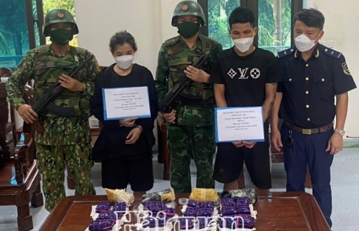 Hải quan Hà Tĩnh phối hợp bắt 2 đối tượng vận chuyển 24.000 viên ma túy