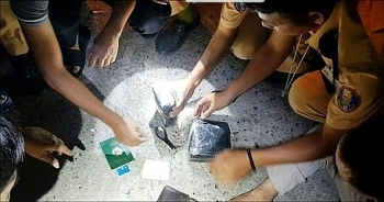 Nghệ An: Bắt 2 đối tượng vận chuyển 2 bánh heroin và 1 kg ma túy đá