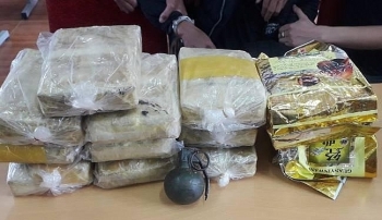 Hải quan Nghệ An phối hợp bắt giữ 60.000 viên ma túy tổng hợp và 2 kg ma túy dạng đá