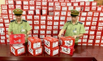 Lạng Sơn: Bắt giữ 56.980 cái bánh dẻo do Trung Quốc sản xuất