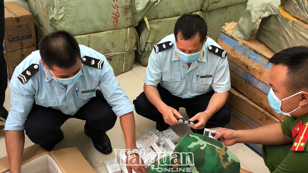 Một ngày Hải quan Tân Thanh liên tiếp phát hiện 5 vụ, thu giữ số lượng lớn hàng vô chủ Một ngày Hải quan Tân Thanh liên tiếp phát hiện 5 vụ, thu giữ số lượng lớn hàng vô chủ