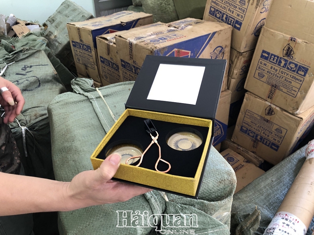 Một ngày Hải quan Tân Thanh liên tiếp phát hiện 5 vụ, thu giữ số lượng lớn hàng vô chủ Một ngày Hải quan Tân Thanh liên tiếp phát hiện 5 vụ, thu giữ số lượng lớn hàng vô chủ