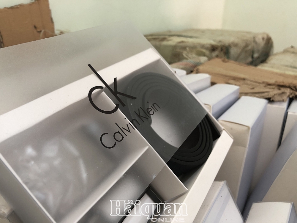 Một ngày Hải quan Tân Thanh liên tiếp phát hiện 5 vụ, thu giữ số lượng lớn hàng vô chủ Một ngày Hải quan Tân Thanh liên tiếp phát hiện 5 vụ, thu giữ số lượng lớn hàng vô chủ