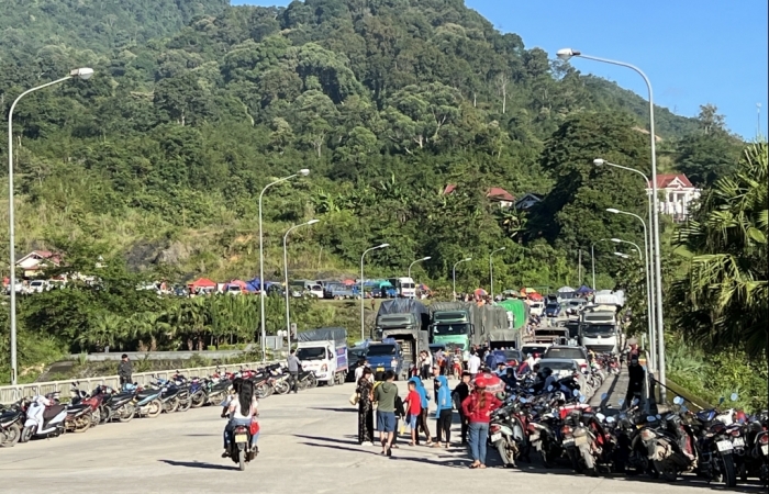 Nghệ An: Chợ phiên biên giới Nậm Cắn nhộn nhịp trở lại sau 2 năm đóng cửa