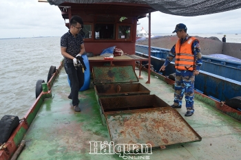 Cảnh sát biển tạm giữ 35.000 lít dầu không rõ nguồn gốc