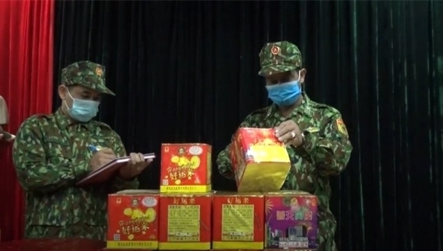 Biên phòng Lạng Sơn thu giữ 60 kg pháo nổ vận chuyển trái phép qua biên giới