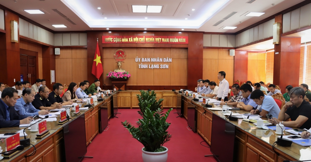 Lãnh đạo UBND tỉnh Lạng Sơn làm việc với Đoàn công tác của Ban Chỉ đạo 389 quốc gia để ghi nhận các vướng mắc. Ảnh: Quang Hùng