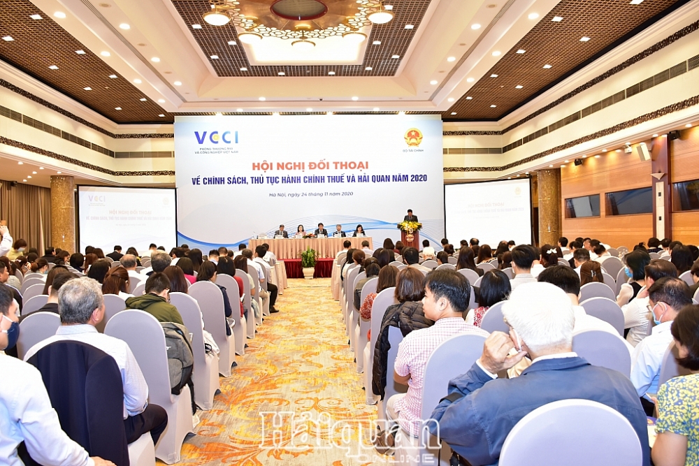 Bộ Tài chính chung tay cùng doanh nghiệp vượt qua khó khăn Bộ Tài chính chung tay cùng doanh nghiệp vượt qua khó khăn