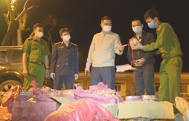Nghệ An: Phá đường dây buôn bán trái phép 2,4 tấn pháo nổ