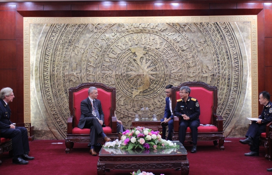 Phó Tổng cục trưởng Mai Xuân Thành tiếp Đại sứ và Tham tán Hải quan Bỉ