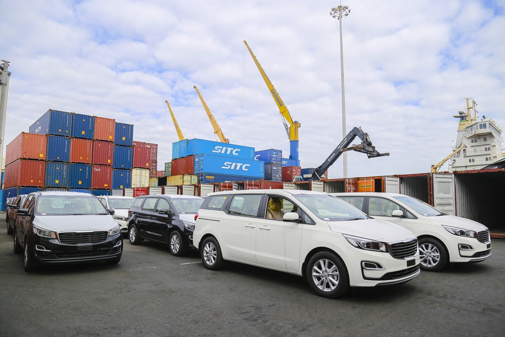 THACO hoàn thành mục tiêu xuất khẩu hơn 1.400 ô tô, linh kiện