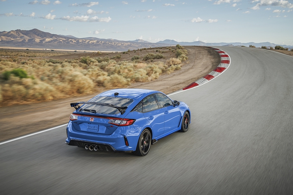 Số lượng có hạn, Honda Civic Type R thế hệ thứ sáu có giá 2,399 tỷ đồng Honda Civic Type R thế hệ thứ sáu có giá 2,399 tỷ đồng