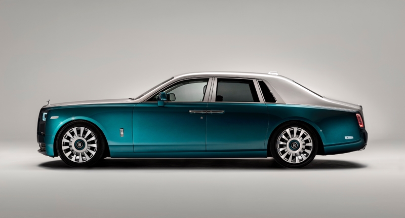 Ngắm nhìn Rolls-Royce Phanto Iridescent Opulence được trang trí bằng 3.000 lông chim