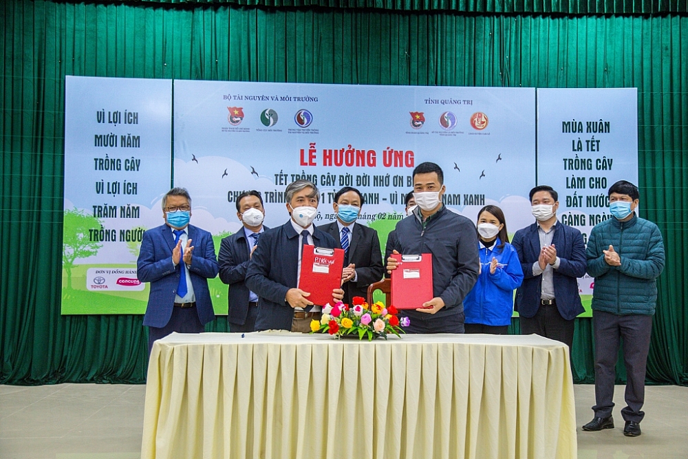 Năm thứ 3 Toyota Việt Nam đồng hành cùng chương trình trồng 1 tỷ cây xanh