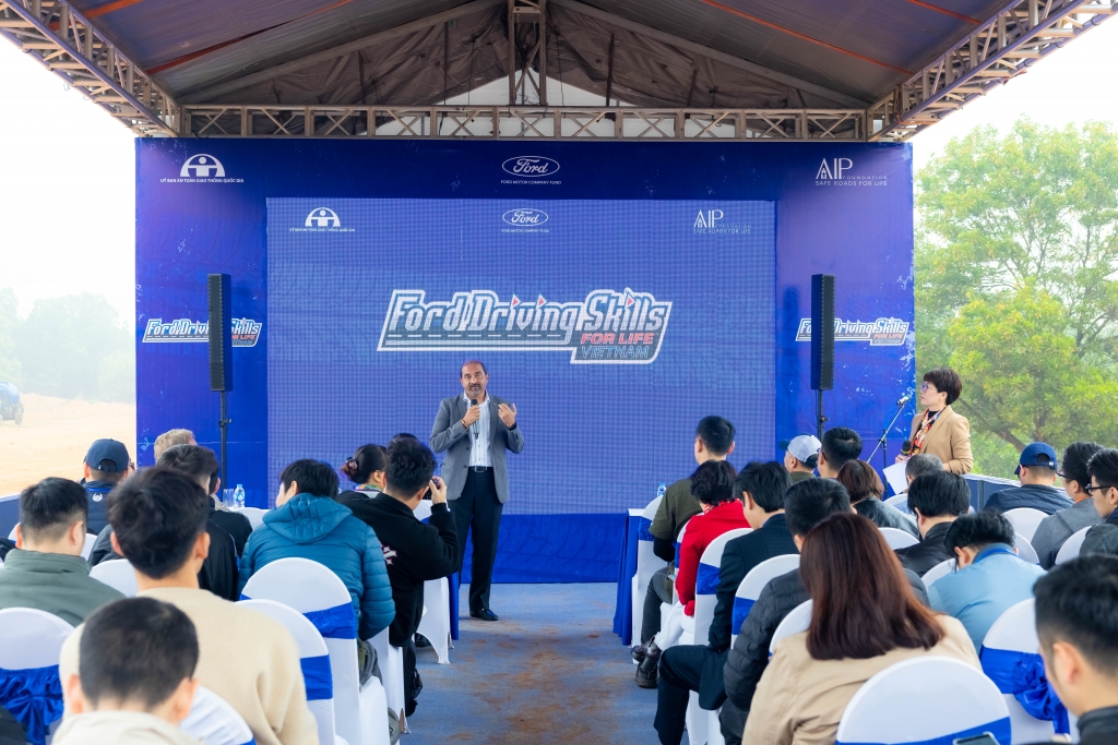 Ford Việt Nam hướng dẫn lái xe đường địa hình Ford Việt Nam hướng dẫn lái xe đường địa hình