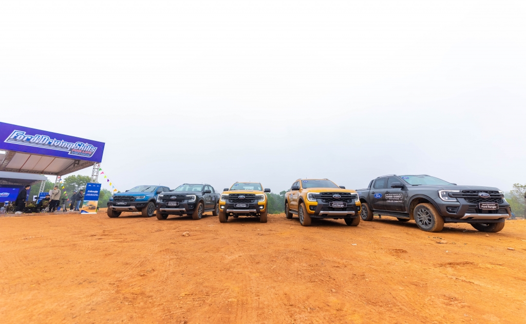 Ford Việt Nam hướng dẫn lái xe đường địa hình Ford Việt Nam hướng dẫn lái xe đường địa hình
