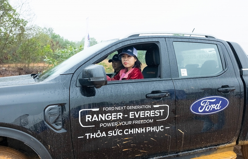 Ford Việt Nam hướng dẫn lái xe đường địa hình