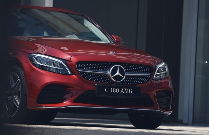 Định giá dưới 1,5 tỷ, Mercedes C 180 AMG mới dành cho khách hàng mới lần đầu sở hữu xe sang