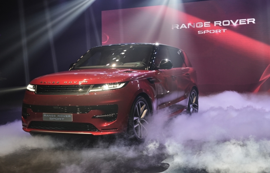 Giá hơn 7,3 tỷ Range Rover Sport có gì cuốn hút?