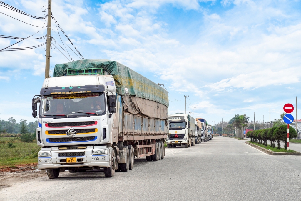 Đẩy mạnh khai thác nguồn hàng hóa xuất khẩu từ Lào