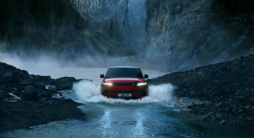 Ra mắt ấn tượng, Range Rover Sport 2022 sẽ có 5 phiên bản về Việt Nam