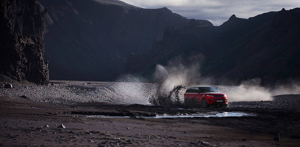 Ra mắt ấn tượng, Range Rover Sport 2022 sẽ có 5 phiên bản về Việt Nam