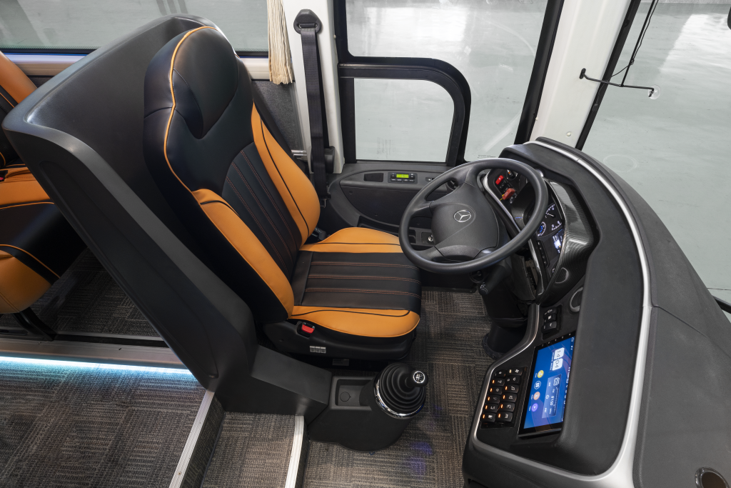 Xe bus hạng sang mang thương hiệu Mercedes-Benz của Thaco có gì đặc biệt?