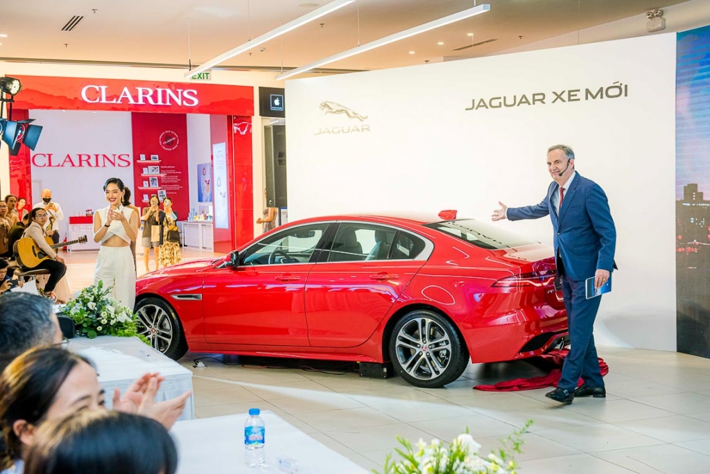 Jaguar XE mới được Phú Thái Mobility chốt giá từ 2,6 tỷ đồng jaguar xe moi duoc phu thai mobility chot gia tu 26 ty dong