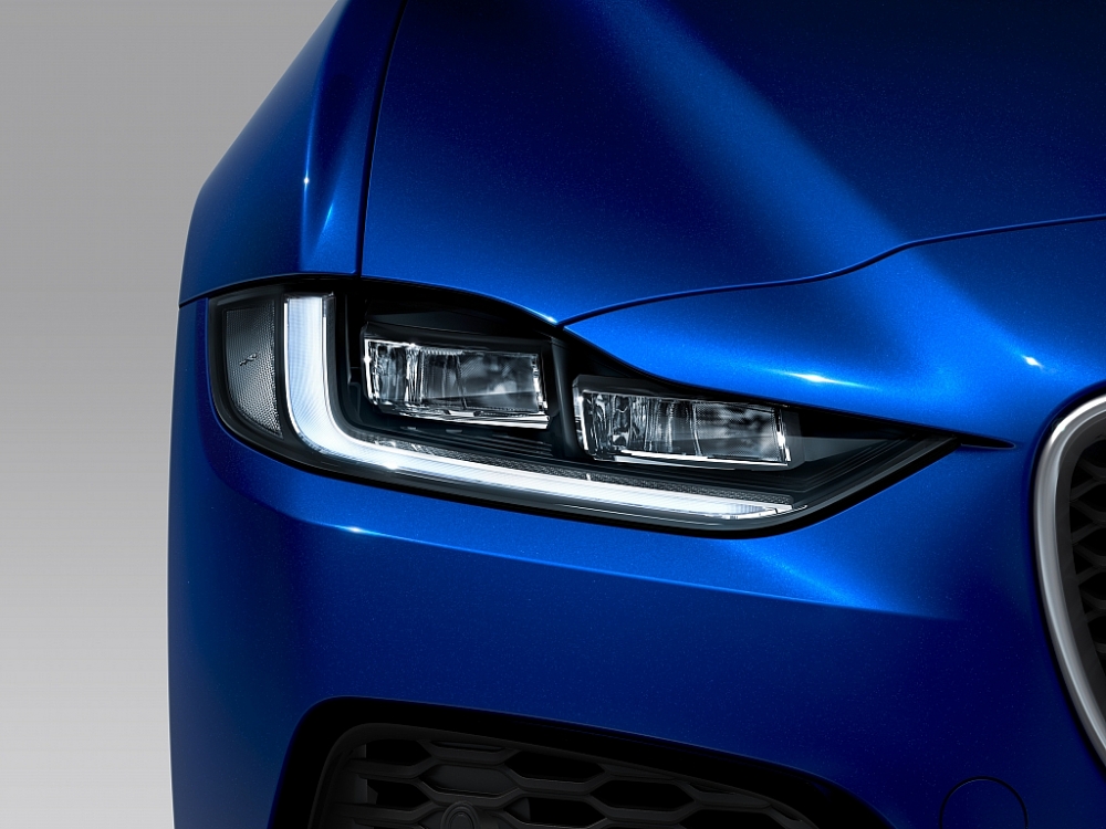 Jaguar XE mới được Phú Thái Mobility chốt giá từ 2,6 tỷ đồng jaguar xe moi duoc phu thai mobility chot gia tu 26 ty dong
