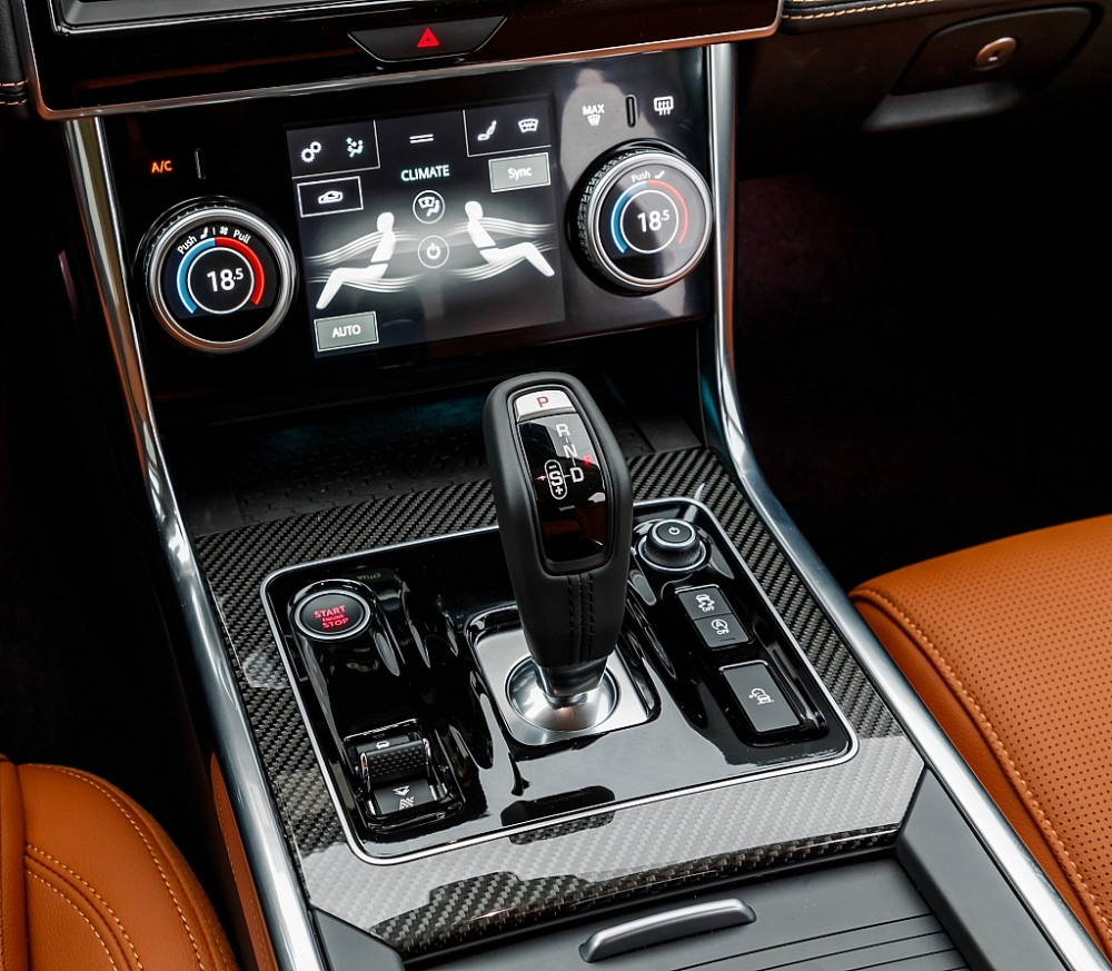 Jaguar XE mới được Phú Thái Mobility chốt giá từ 2,6 tỷ đồng jaguar xe moi duoc phu thai mobility chot gia tu 26 ty dong