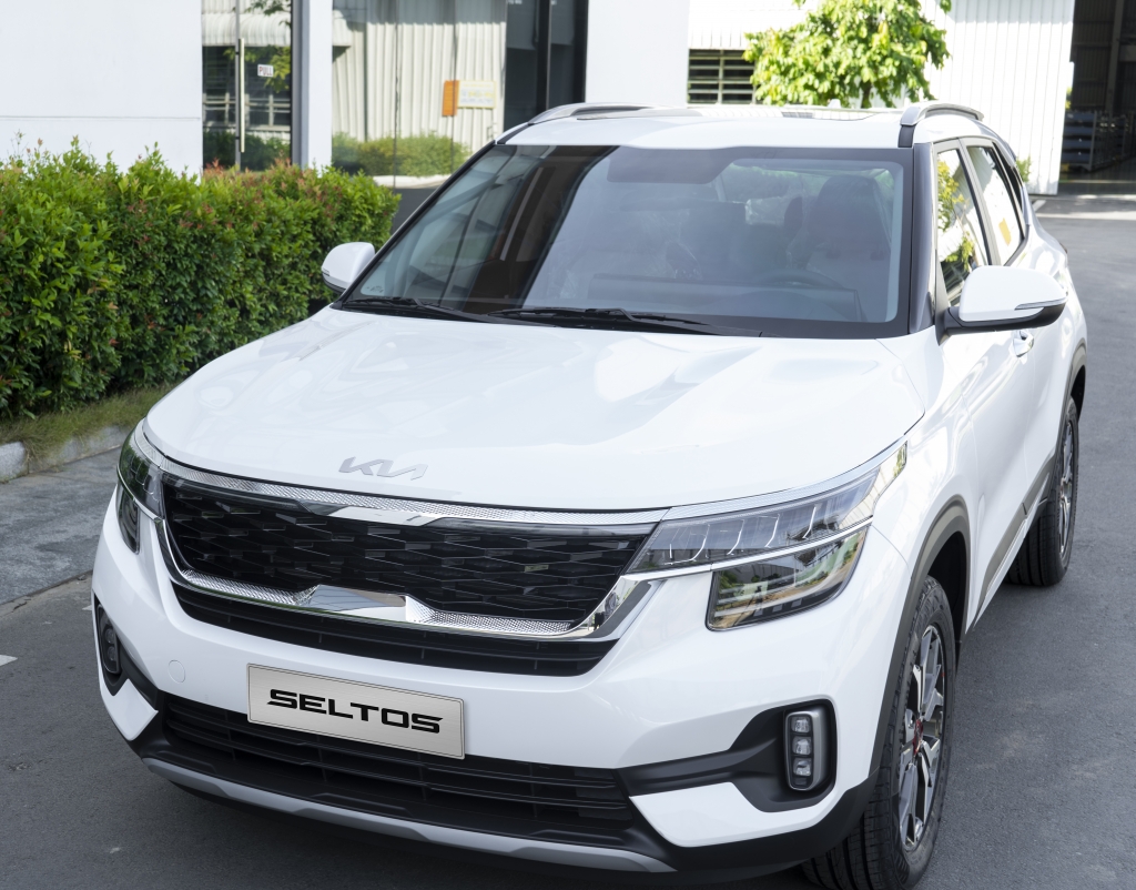 Kia Seltos 1.4 gia tăng trang bị, thay đổi logo