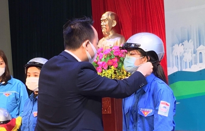 150 nghìn mũ bảo hiểm đã được Honda Việt Nam trao tặng người dân