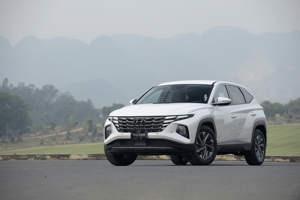 Nâng cấp thiết kế, thêm nhiều tính năng, Hyundai Tucson 2022 có giá từ 825 triệu đồng