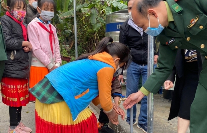 Quỹ Toyota Việt Nam cung cấp nước sạch cho trường học và Đồn Biên phòng Lũng Cú