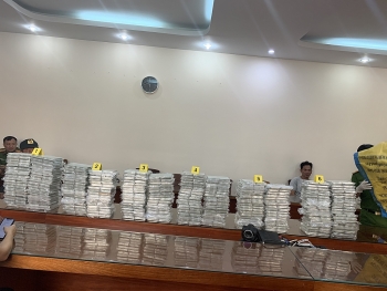 Cất "mẻ lưới" 446 bánh heroin do người Đài Loan điều hành