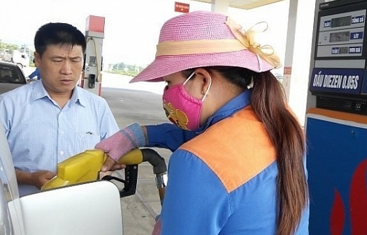Giá xăng dầu đồng loạt giảm nhẹ