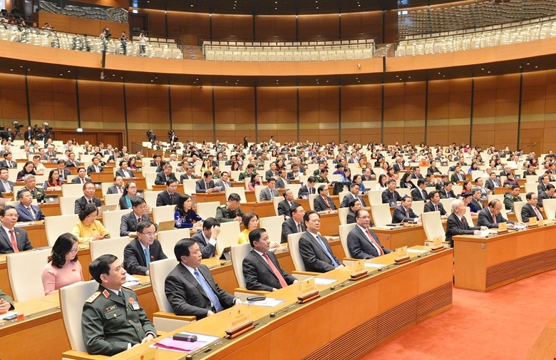 Các đại biểu Quốc hội tham dự phiên khai mạc Kỳ họp thứ 11, Quốc hội Khóa XIV tại Hội trường Diên Hồng.