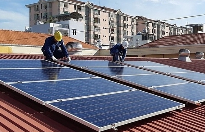 Bóc trần loạt sai phạm trong phát triển điện mặt trời mái nhà